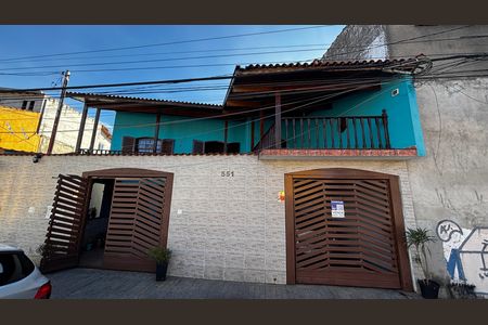 Casa à venda com 118m², 4 quartos e 4 vagas Casa à venda com 118m², 4 quartos e 4 vagasFachada