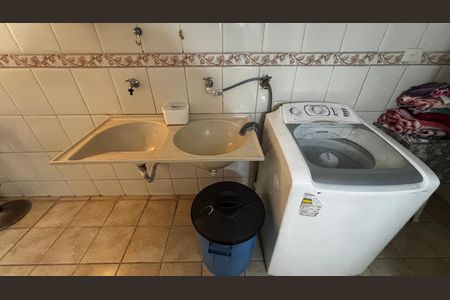 Casa à venda com 118m², 4 quartos e 4 vagas Casa à venda com 118m², 4 quartos e 4 vagasÁrea de Serviço - Porão