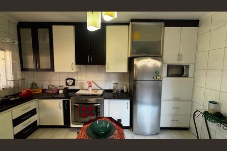 Casa à venda com 118m², 4 quartos e 4 vagas Casa à venda com 118m², 4 quartos e 4 vagasCozinha