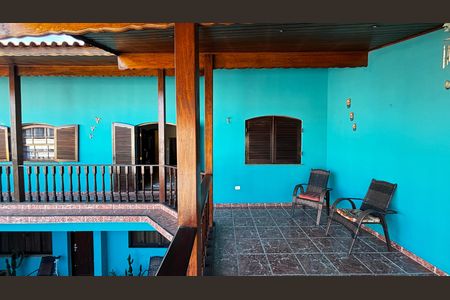 Casa à venda com 118m², 4 quartos e 4 vagas Casa à venda com 118m², 4 quartos e 4 vagasQuarto 3 Varanda