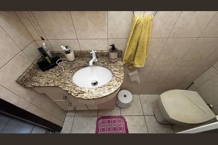 Casa à venda com 118m², 4 quartos e 4 vagas Casa à venda com 118m², 4 quartos e 4 vagasBanheiro da Suíte