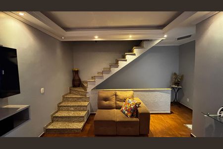 Casa à venda com 118m², 4 quartos e 4 vagas Casa à venda com 118m², 4 quartos e 4 vagasSala