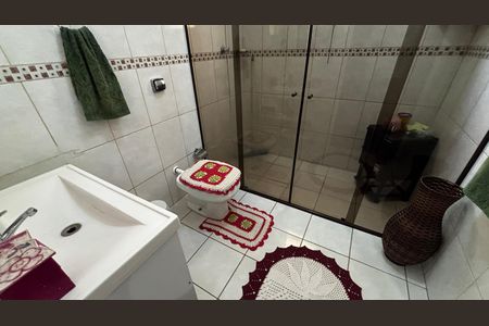 Casa à venda com 118m², 4 quartos e 4 vagas Casa à venda com 118m², 4 quartos e 4 vagasBanheiro