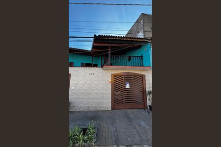 Casa à venda com 118m², 4 quartos e 4 vagas Casa à venda com 118m², 4 quartos e 4 vagasFachada