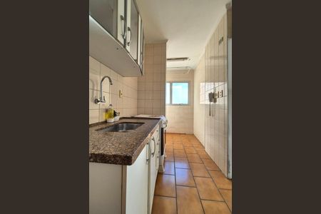 Cozinha de kitnet/studio à venda com 1 quarto, 30m² em Vila Itapura, Campinas