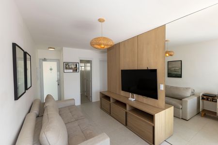 Casa de condomínio à venda com 80m², 2 quartos e 2 vagas Casa de condomínio à venda com 80m², 2 quartos e 2 vagasSala de TV