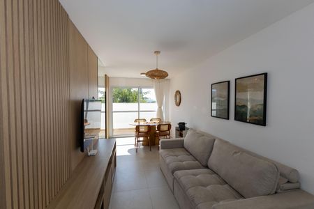 Casa de condomínio à venda com 80m², 2 quartos e 2 vagas Casa de condomínio à venda com 80m², 2 quartos e 2 vagasSala de TV