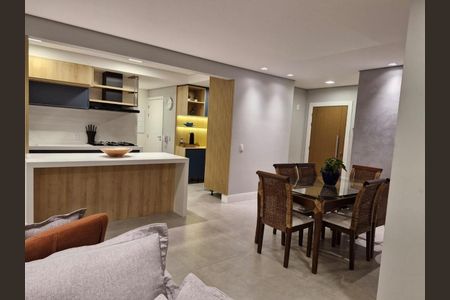 Apartamento à venda com 141m², 3 quartos e 3 vagasFoto 01