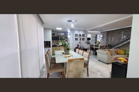 Apartamento à venda com 3 quartos, 220m² em Vila Bertioga, São Paulo