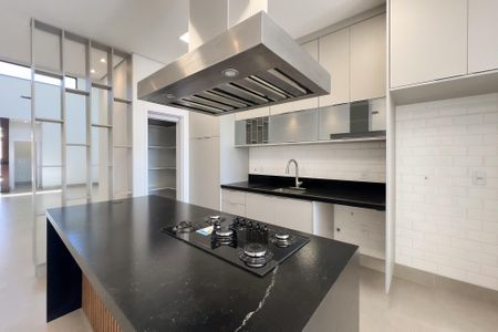 Casa de condomínio para alugar com 440m², 3 quartos e 4 vagas