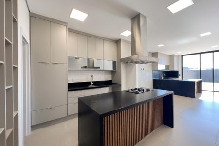 Casa de condomínio para alugar com 440m², 3 quartos e 4 vagas