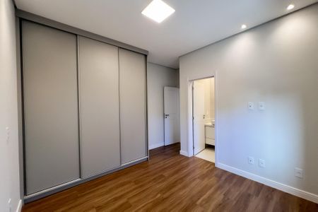 Casa de condomínio para alugar com 440m², 3 quartos e 4 vagas