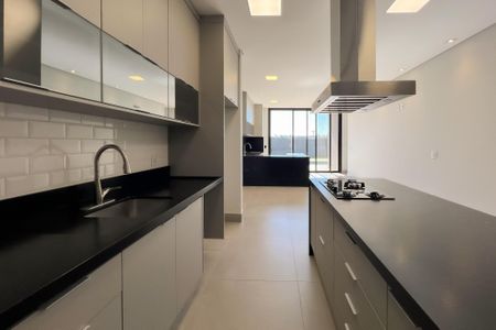 Casa de condomínio para alugar com 440m², 3 quartos e 4 vagas