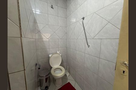 Banheiro de casa à venda com 3 quartos, 250m² em Coimbra, Goiânia
