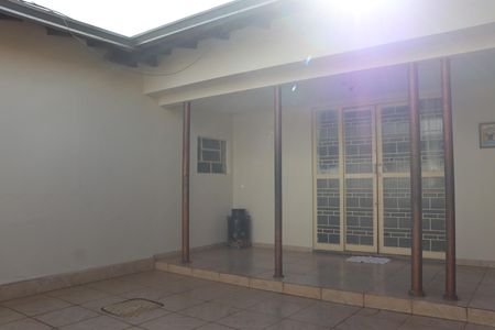 Casa à venda com 250m², 3 quartos e 7 vagasÁrea externa