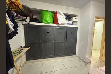 Quarto 2 de casa à venda com 3 quartos, 250m² em Coimbra, Goiânia