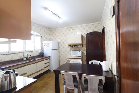 Casa à venda com 3 quartos, 400m² em Vila Leonor, São Paulo