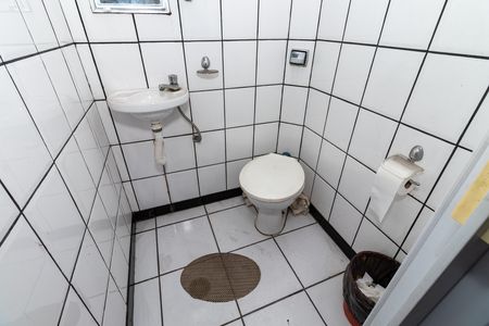 Banheiro de casa para alugar com 1 quarto, 50m² em Bom Retiro, São Paulo