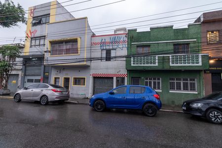 Casa para alugar com 50m², 1 quarto e 1 vaga Casa para alugar com 50m², 1 quarto e 1 vagaFachada