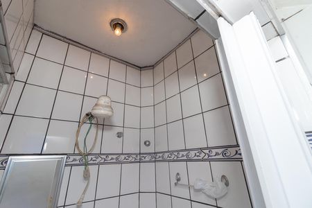 Casa para alugar com 50m², 1 quarto e 1 vaga Casa para alugar com 50m², 1 quarto e 1 vagaBanheiro