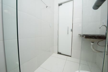 Casa para alugar com 90m², 2 quartos e 1 vaga Casa para alugar com 90m², 2 quartos e 1 vagaBanheiro da Suíte