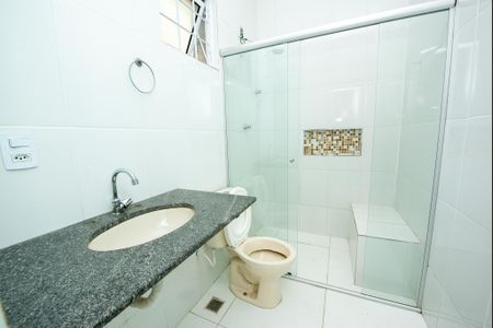 Casa para alugar com 90m², 2 quartos e 1 vaga Casa para alugar com 90m², 2 quartos e 1 vagaBanheiro da Suíte