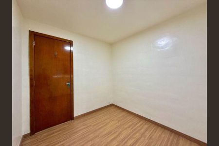 Quarto 2 de apartamento para alugar com 2 quartos, 40m² em Parque Santa Fé, Porto Alegre