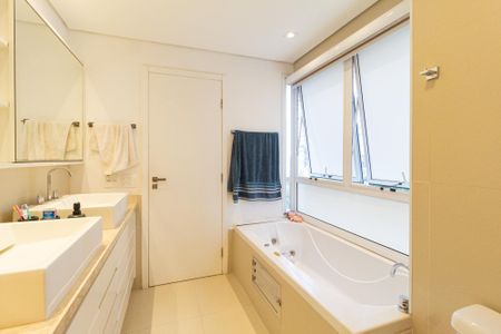 Apartamento à venda com 187m², 3 quartos e 3 vagasBanheiro da suíte 2