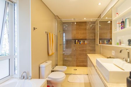 Apartamento à venda com 187m², 3 quartos e 3 vagasBanheiro da suíte 2