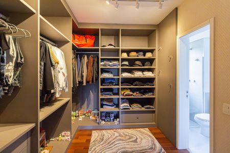 Apartamento à venda com 187m², 3 quartos e 3 vagasCloset da Suíte 2