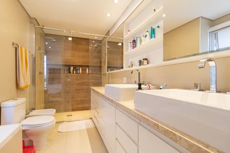 Apartamento à venda com 187m², 3 quartos e 3 vagasBanheiro da suíte 2