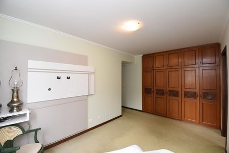 Apartamento à venda com 261m², 4 quartos e 2 vagasSuíte 2