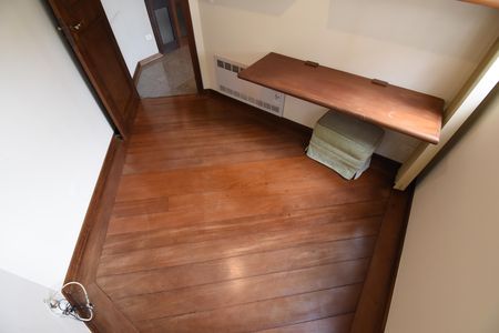 Apartamento à venda com 261m², 4 quartos e 2 vagasEscritório