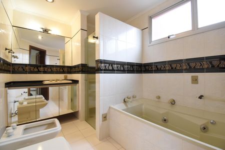Apartamento à venda com 261m², 4 quartos e 2 vagasBanheiro da Suíte 1