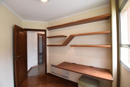 Apartamento à venda com 261m², 4 quartos e 2 vagasEscritório