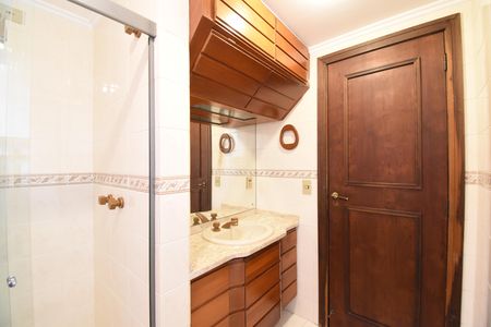 Apartamento à venda com 261m², 4 quartos e 2 vagasBanheiro 3