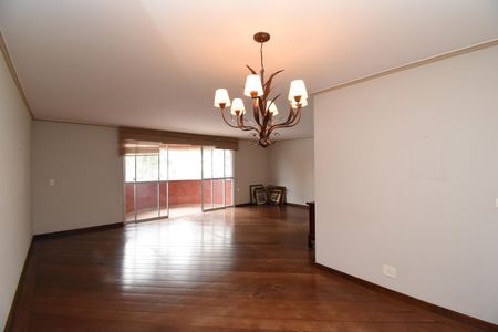 Apartamento à venda com 261m², 4 quartos e 2 vagasSala