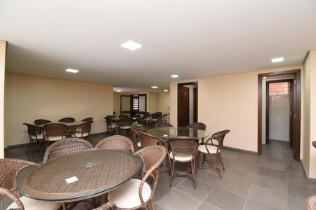 Apartamento à venda com 261m², 4 quartos e 2 vagasÁrea comum - Salão de festas