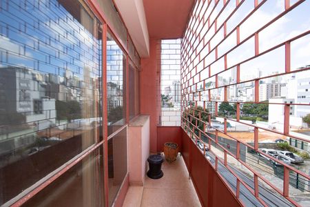Apartamento para alugar com 100m², 3 quartos e sem vaga Apartamento para alugar com 100m², 3 quartos e sem vagaVARANDA