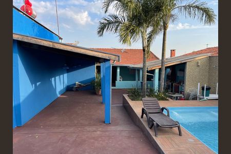 Casa à venda com 140m², 3 quartos e 3 vagasPiscina