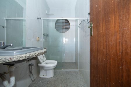 Casa para alugar com 130m², 2 quartos e 1 vaga Casa para alugar com 130m², 2 quartos e 1 vagaBANHEIRO