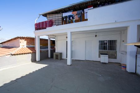 Casa para alugar com 130m², 2 quartos e 1 vaga Casa para alugar com 130m², 2 quartos e 1 vagaAREA EXTERNA