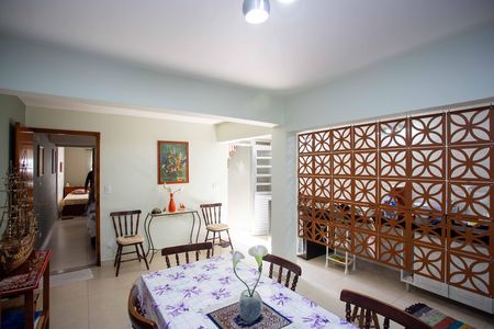 Casa à venda com 249m², 5 quartos e 4 vagasSala de TV Casa 2