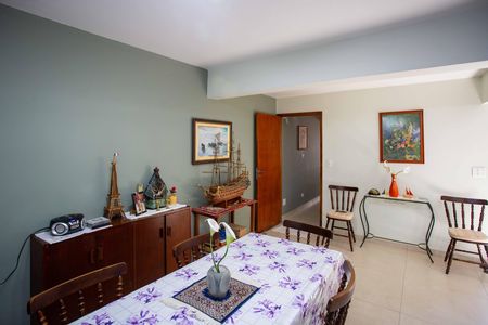 Casa à venda com 249m², 5 quartos e 4 vagasSala de TV Casa 2
