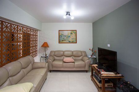 Casa à venda com 249m², 5 quartos e 4 vagasSala de TV Casa 2