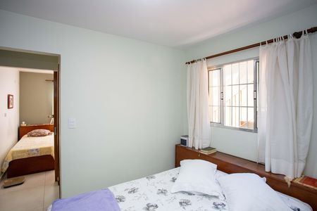 Casa à venda com 249m², 5 quartos e 4 vagasQuarto 1 Casa 2