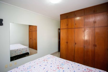 Casa à venda com 249m², 5 quartos e 4 vagasQuarto Suíte