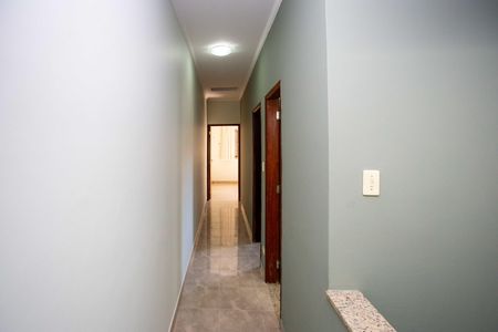 Casa à venda com 249m², 5 quartos e 4 vagasCorredor
