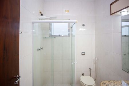 Casa à venda com 249m², 5 quartos e 4 vagasBanheiro Social