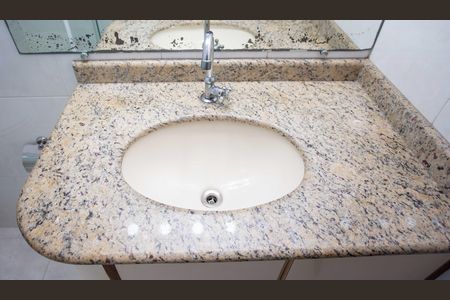 Casa à venda com 249m², 5 quartos e 4 vagasBanheiro Social
